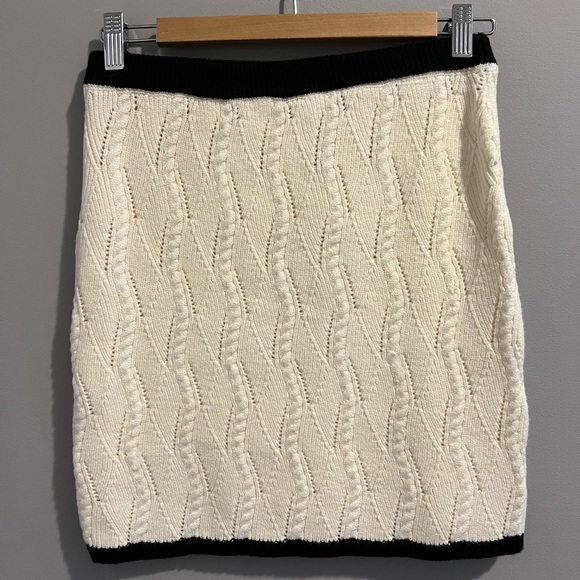 NWTS FABULOUS KNIT SKIRT (S/M) - Picture 6 of 12